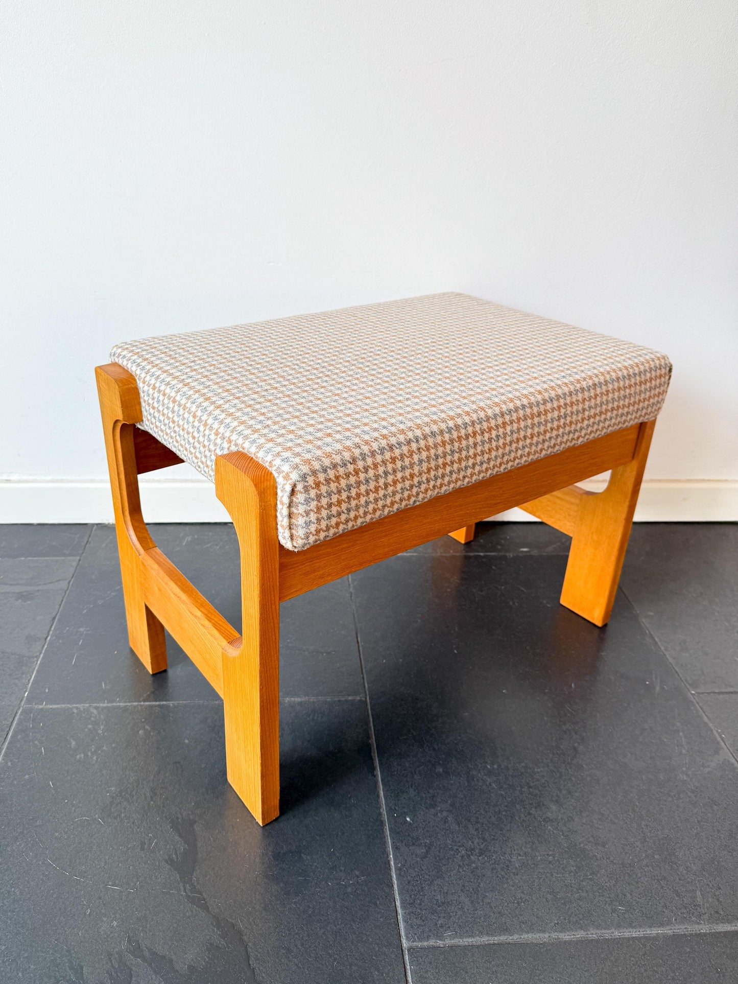 Vintage Mid-Century Footstool in Wood and Wool | Modern Scandinavian, 1970s