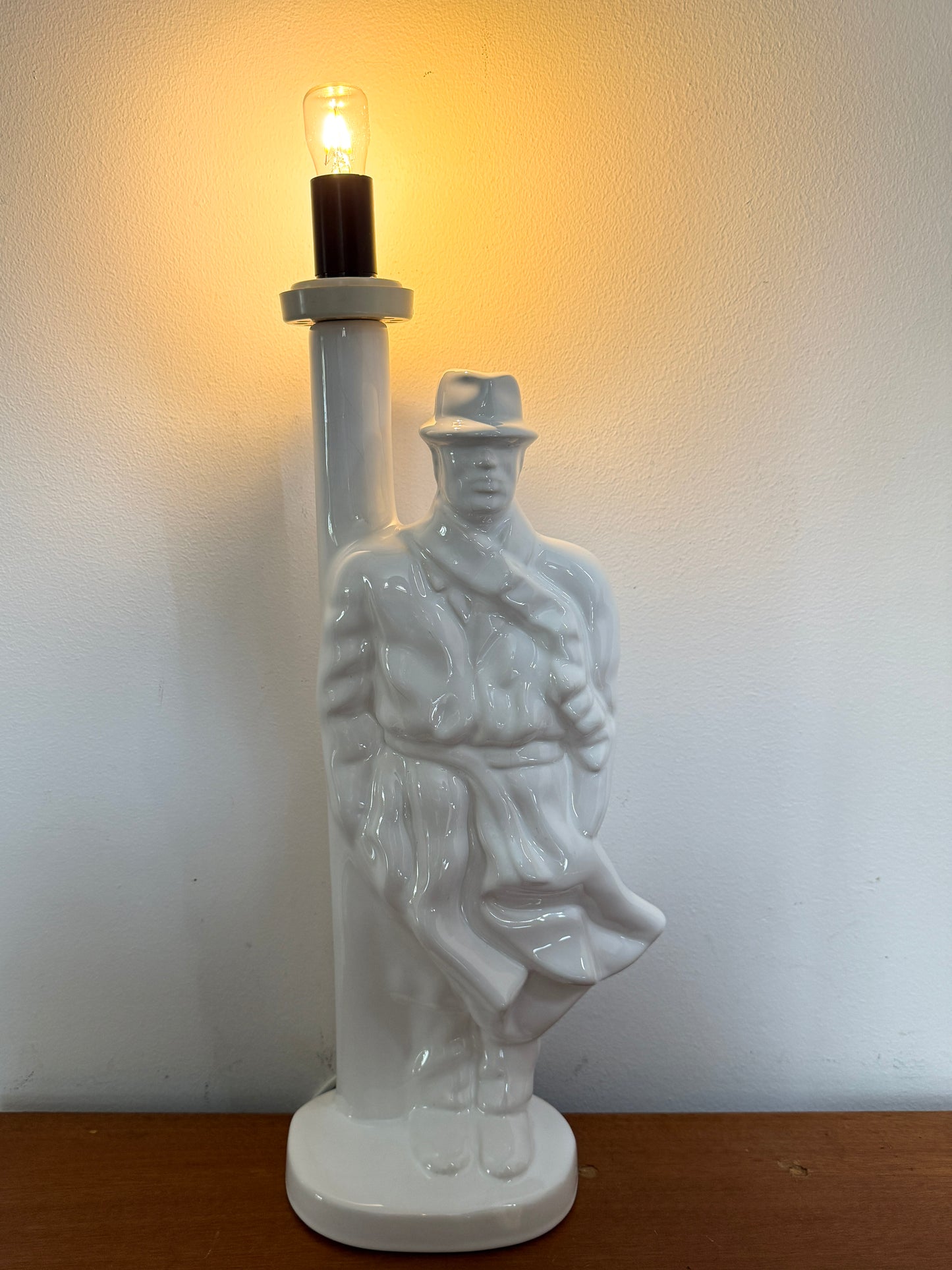 Vintage Ceramic Detective Table Lamp | Modernist, late 20th Century