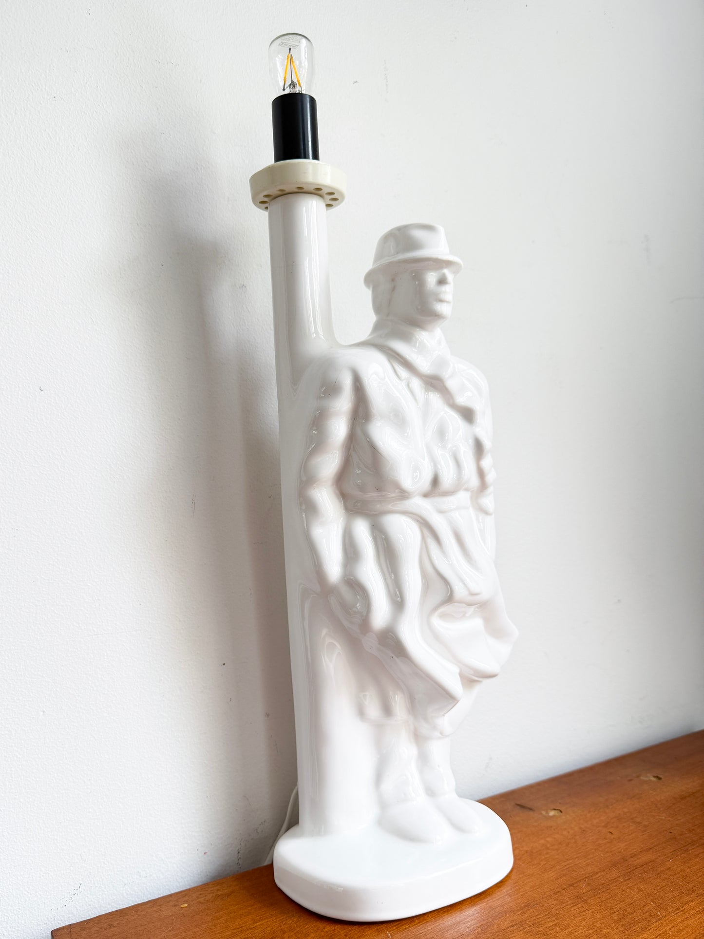 Vintage Ceramic Detective Table Lamp | Modernist, late 20th Century