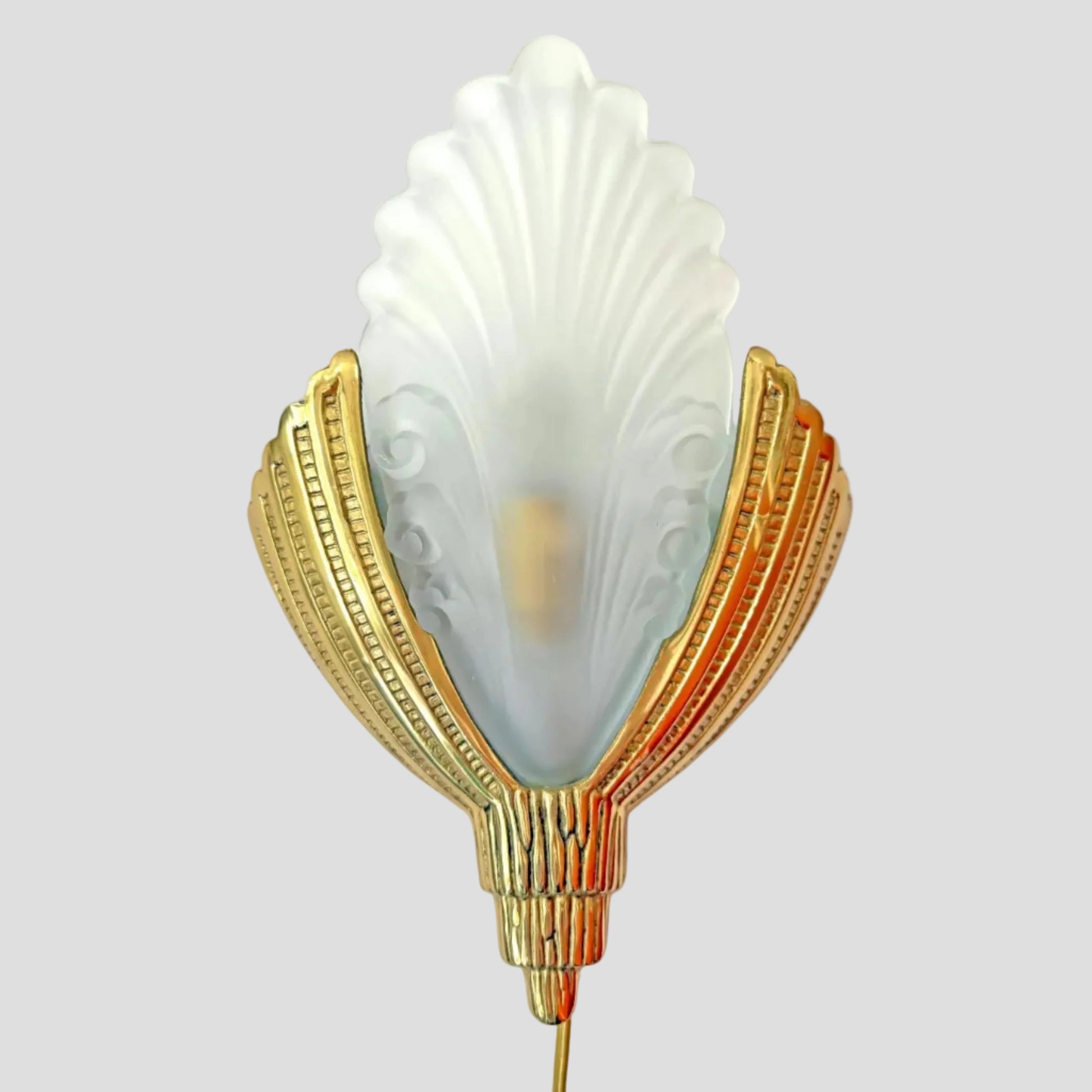 Art Deco wall sconce by Marcel Hudry and Val Saint Lambert 1930s.