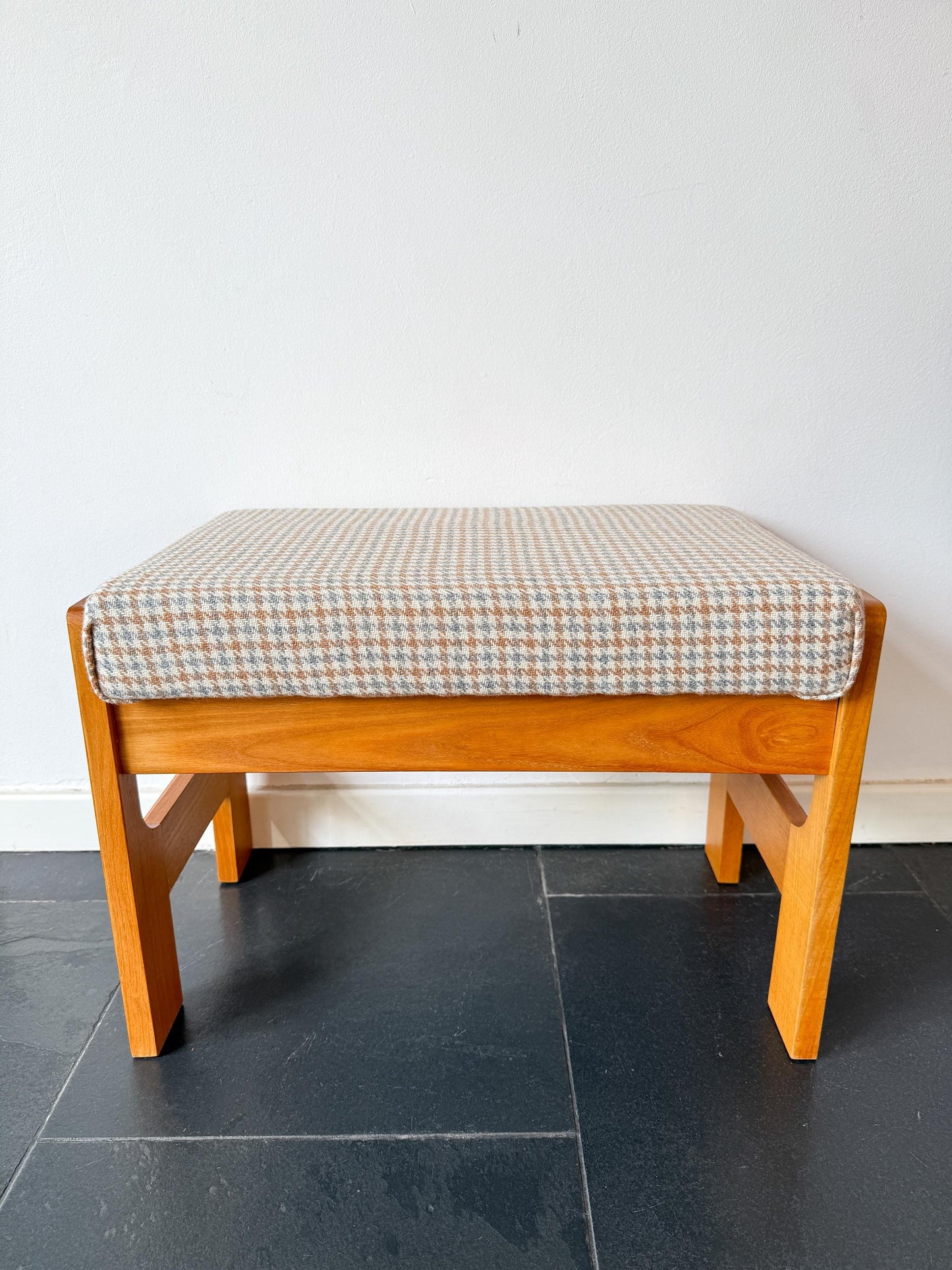 Vintage Mid-Century Footstool in Wood and Wool | Modern Scandinavian, 1970s