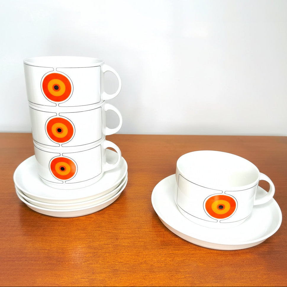 Eclipse porcelain coffee cups and saucers by Hans Theo Baumann and Barbara Brenner for Thomas Rosenthal, 1970s.