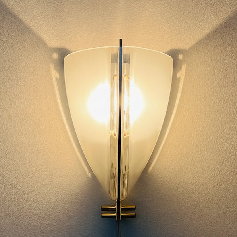 Italian design Murano glass wall lamp sconce by Ernesto Gismondi for VeArt, 1990s.