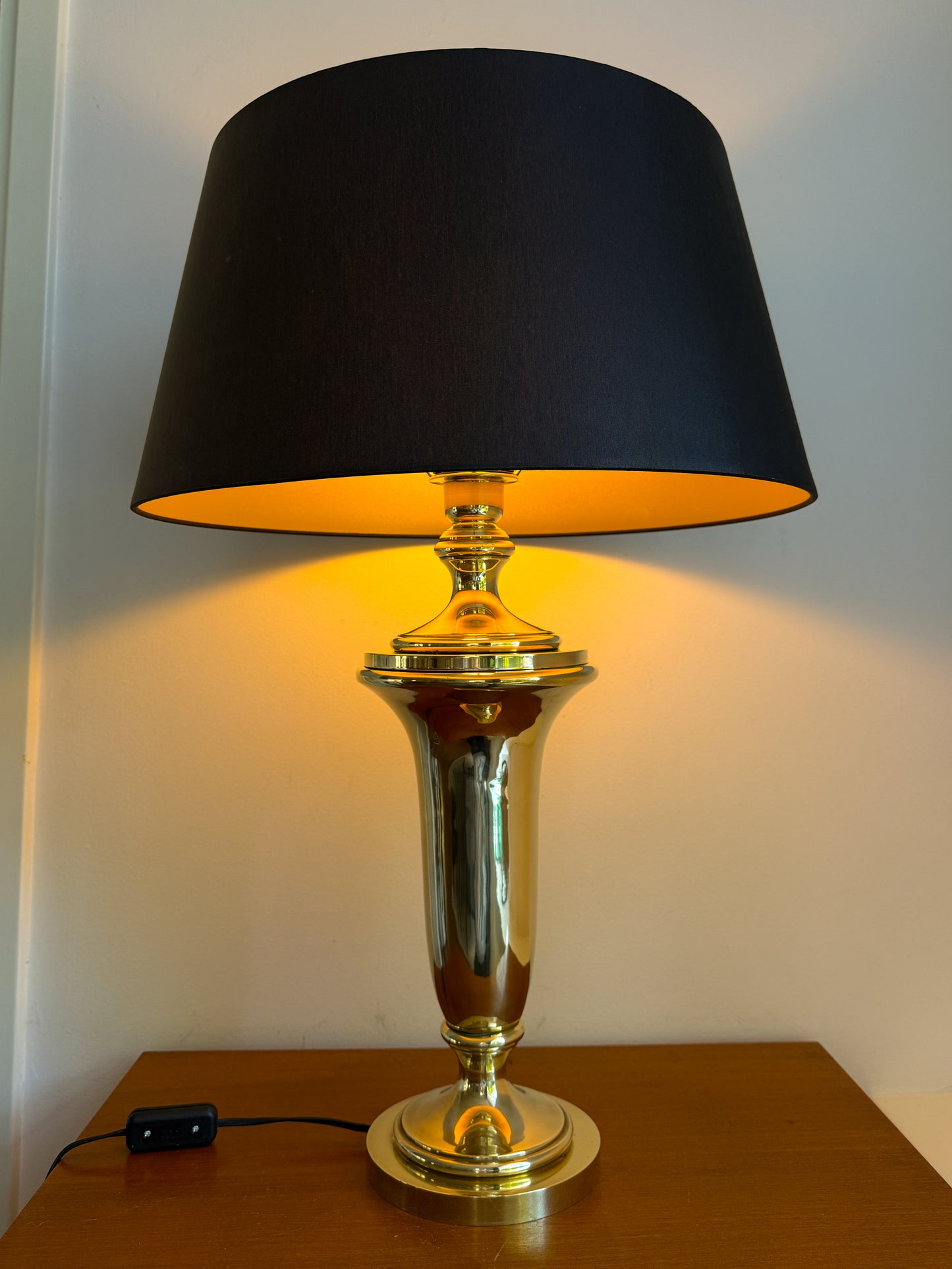 Vintage Solid Brass Table Lamp XXL by Krisna Brass | Hollywood Regency