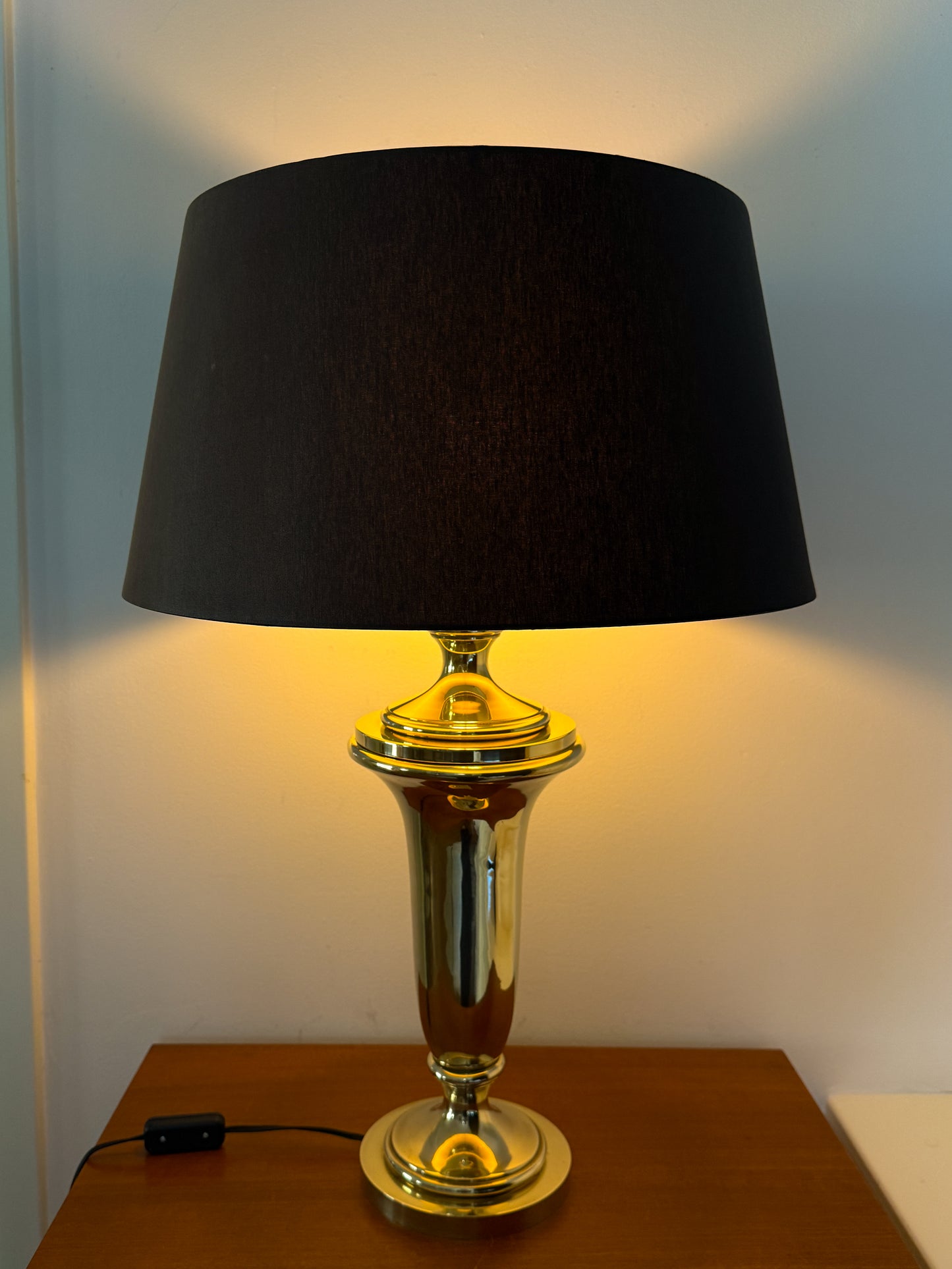 Vintage Solid Brass Table Lamp XXL by Krisna Brass | Hollywood Regency