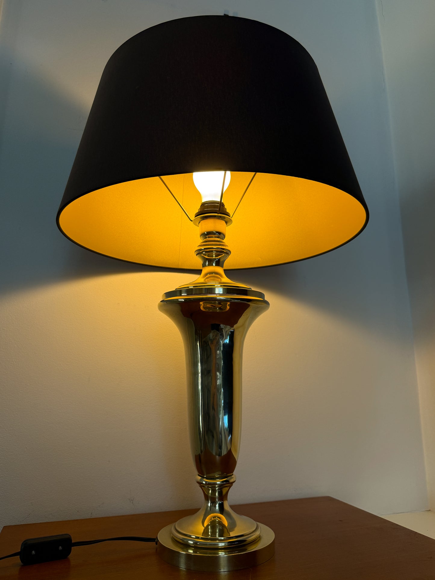 Vintage Solid Brass Table Lamp XXL by Krisna Brass | Hollywood Regency