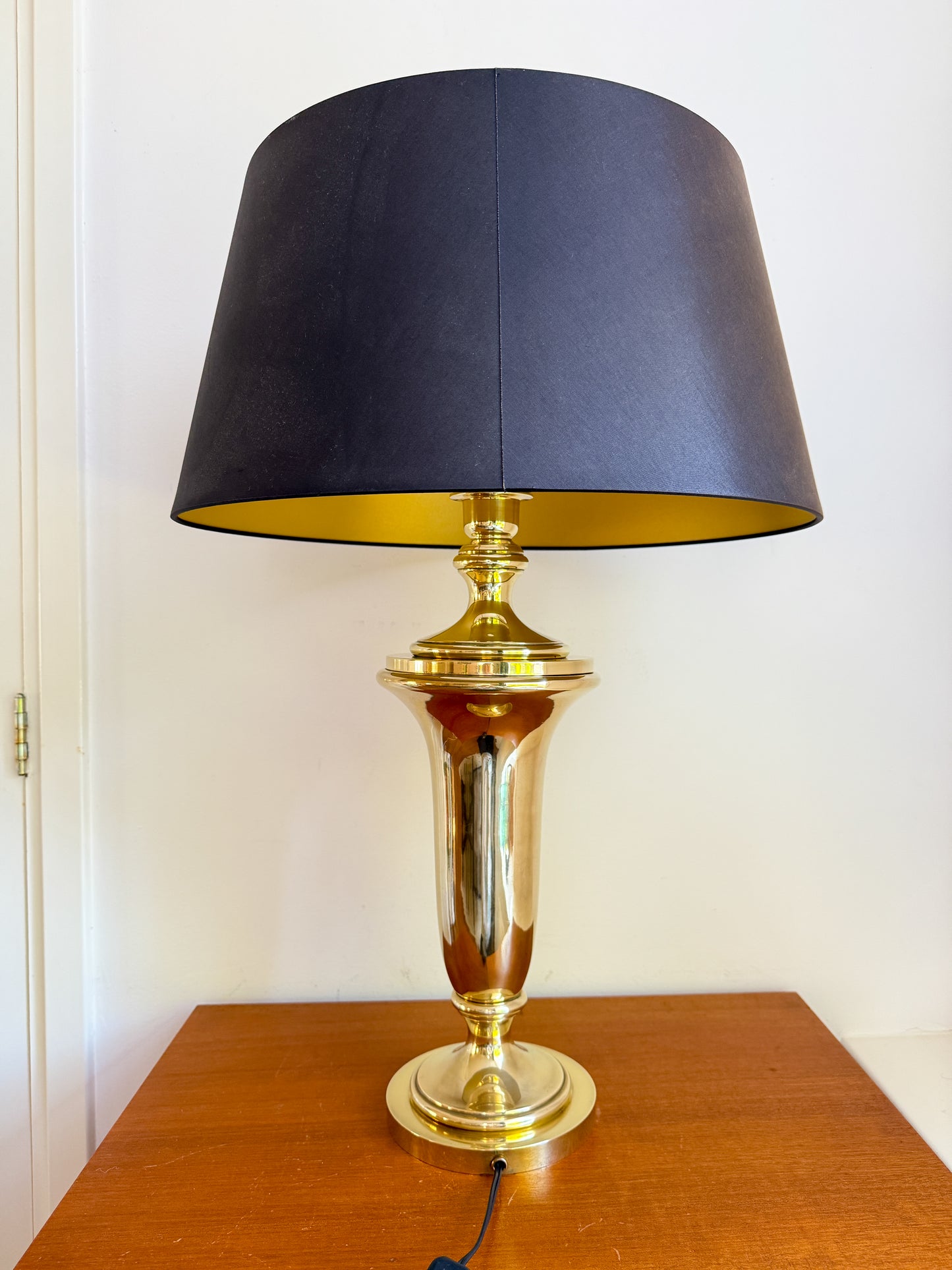Vintage Solid Brass Table Lamp XXL by Krisna Brass | Hollywood Regency