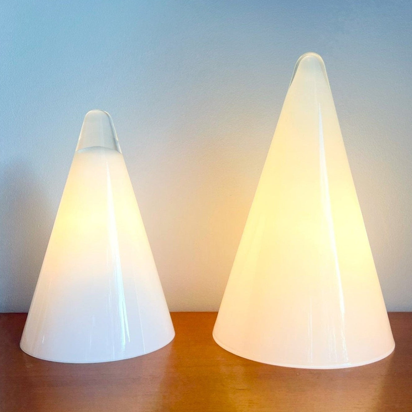 Space-Age opaline glass Teepee table lamp by ILU Design di Vetro / SCE France, minimalist conical lighting. By Vintagefindsbyrenata