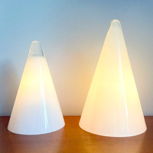 Space-Age opaline glass Teepee table lamp by ILU Design di Vetro / SCE France, minimalist conical lighting. By Vintagefindsbyrenata